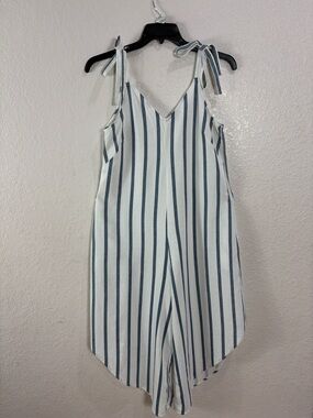 VINCE CAMUTO,size S,Sleeveless Striped Tie-Shoulder Jumpsuit - Blue & White